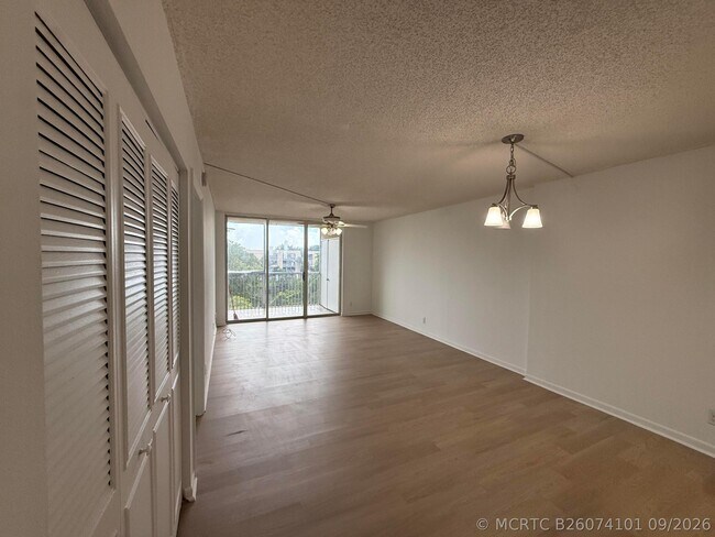 Building Photo - 3161 NW 47th Terrace Unit 402