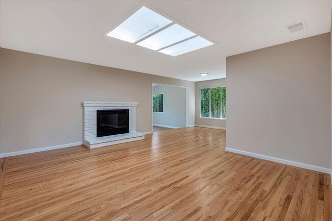Photo - Beautifully Remodeled 4 Bedroom (+ bonus room and closet) 2 Bathroom Mountain View Home!