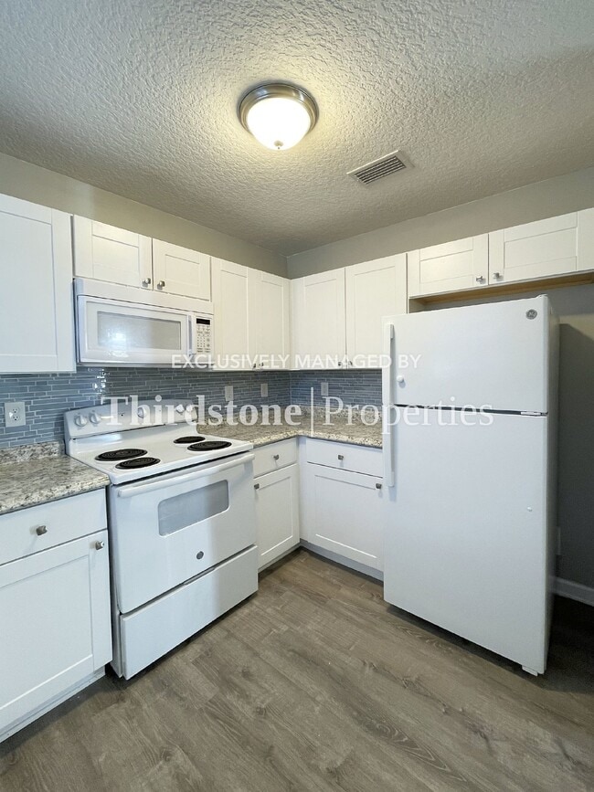 Photo - 371 Smith St