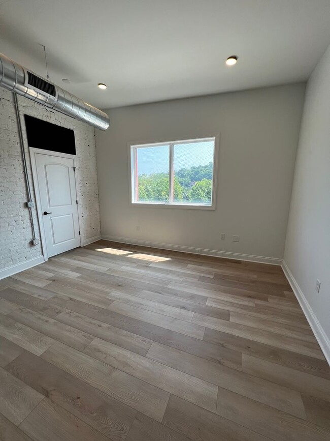 Photo - 123 Northampton St Unit 123 #11