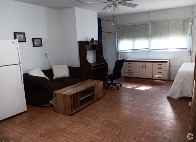 Building Photo - 137 White St Rental
