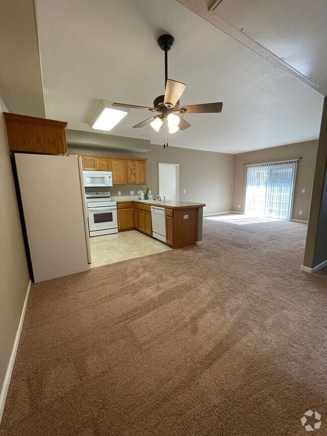 Building Photo - Charming Main Floor Condo in Water Valley