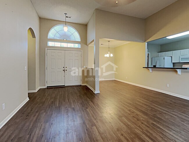 Photo - 525 Amsonia Cir