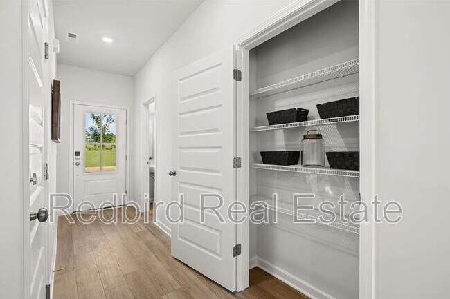 Photo - 2008 Acadia Wy