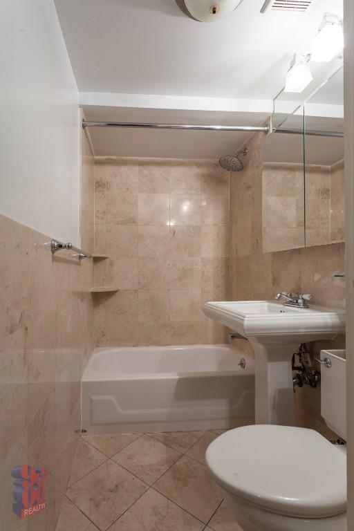 Photo - 521 E 5th St Unidad 1A