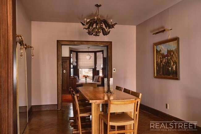 Photo - Luxury 4-Bed, 3.5-Bath Duplex with Private... Unidad 2