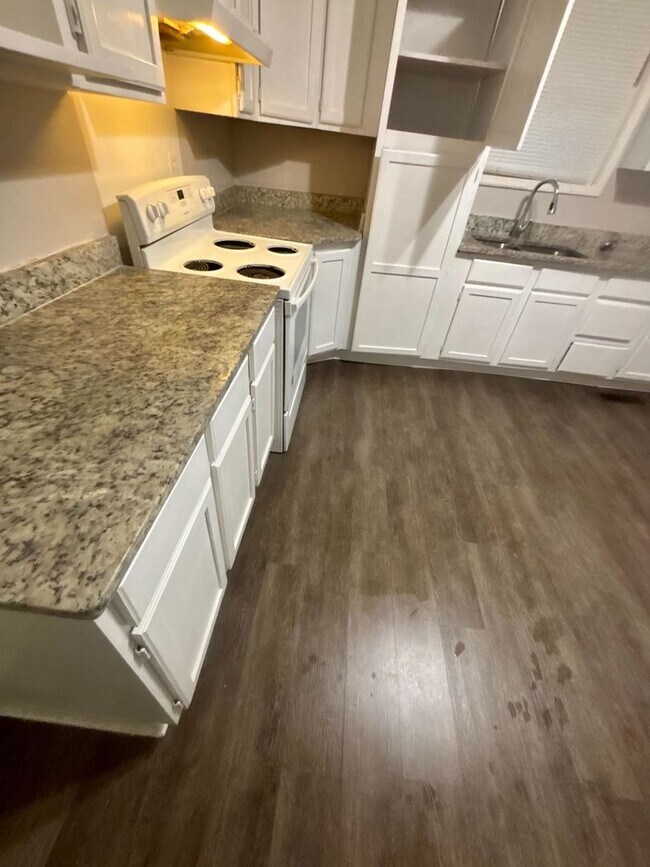 Photo - 3BR Cozy Starter Home with Spacious Layout