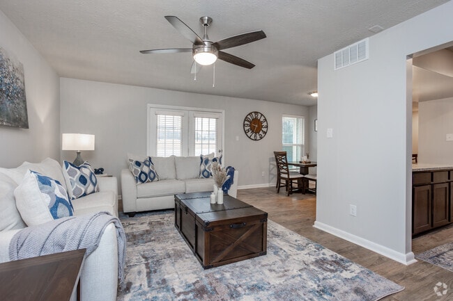 1BR, 1BA - 800SF - Living Room