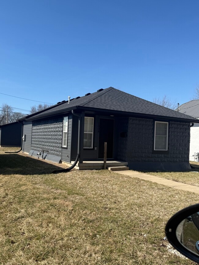 Photo - 1008 Milroy St