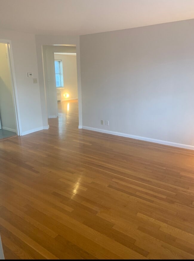 Building Photo - 7 Berry St