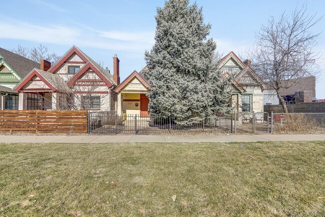 $2,495, 2-bed, 1-bath Victorian in the hea... - $2,495, 2-bed, 1-bath Victorian in the hea... Apartment