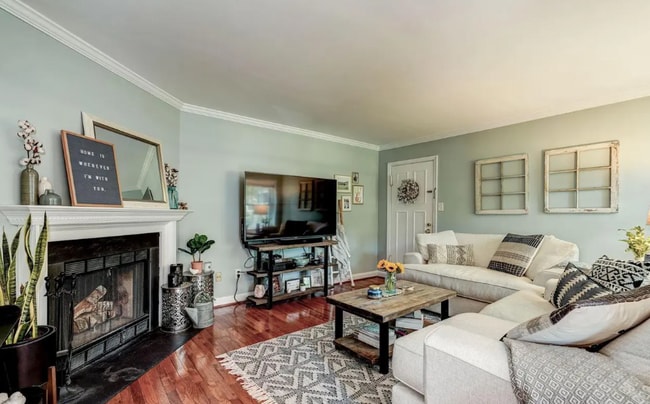Photo - 2105 N Taft St Unit 1