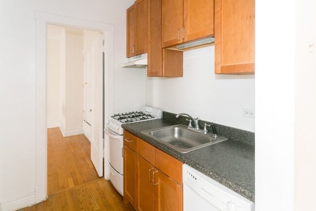 Photo - 441 W Melrose St Unit B4