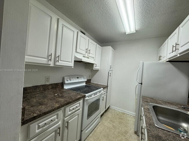 Building Photo - 4321 W McNab Rd Unit 24 Rental