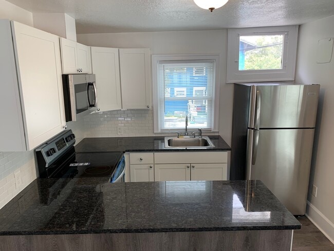 2 Bed/1 Bath - Unit 12