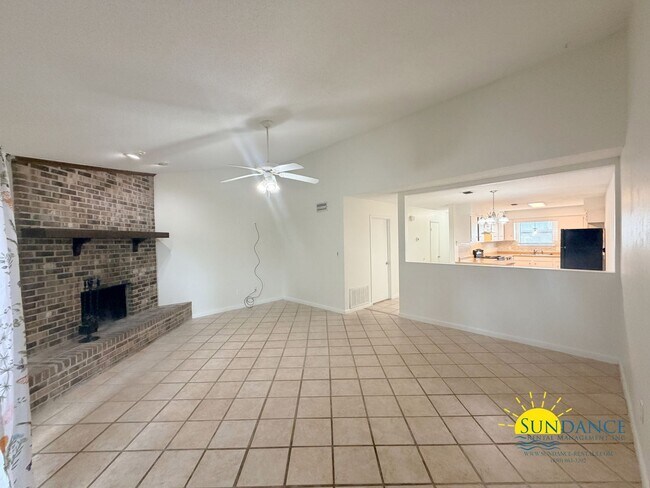 Photo - Beautiful 2 Bedroom townhome in Fort Walton Beach in between Hurlburt Field & Eglin Airforce Base!