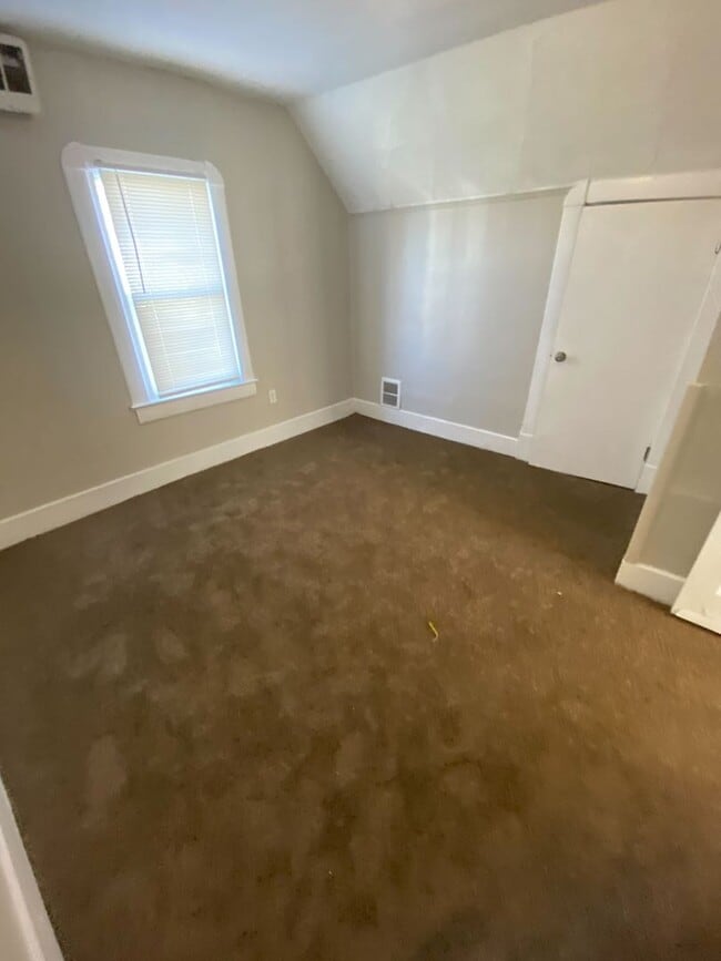 Photo - 1038 W Roache St Unit 1038 W Roache  B (Upstairs)