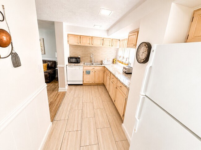 661 E 11th Ave Unit B