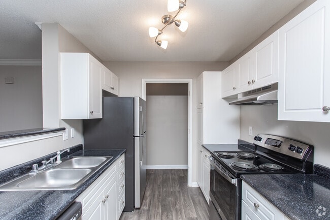 3BR, 2BA - 1502SF