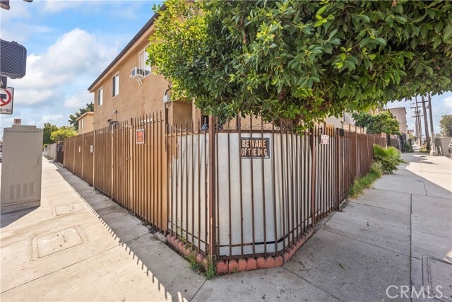 6102 San Pedro St