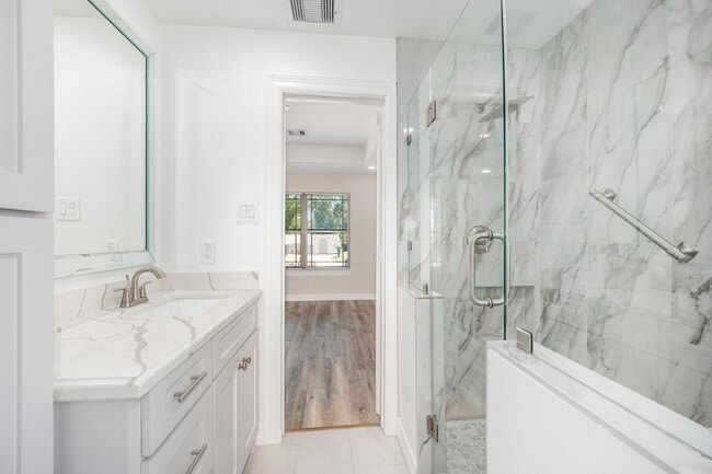 Photo - 7711 Antoine Dr