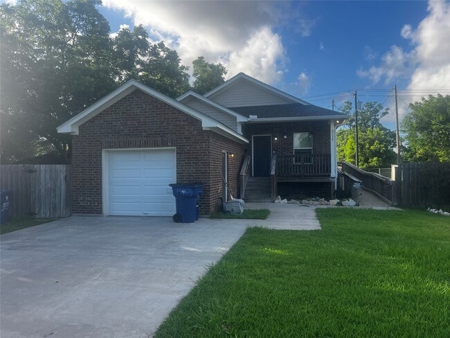 Building Photo - 3134 Babin Dr