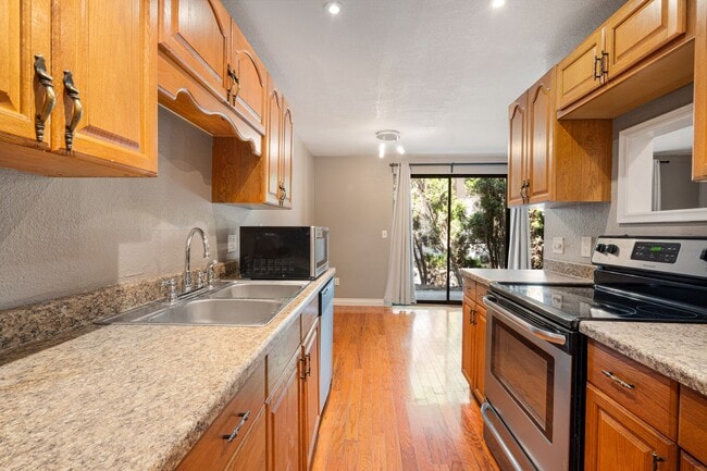 Photo - Totem Lake Condo For Rent!