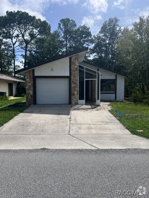Building Photo - 100 Chinaberry Cir Rental