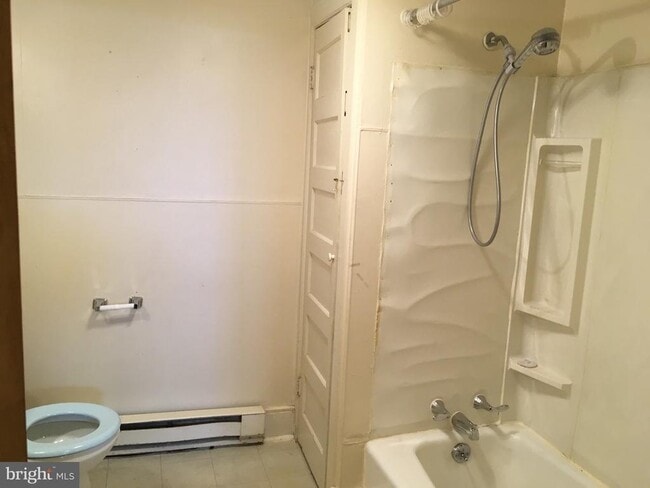 Photo - 129 E High St