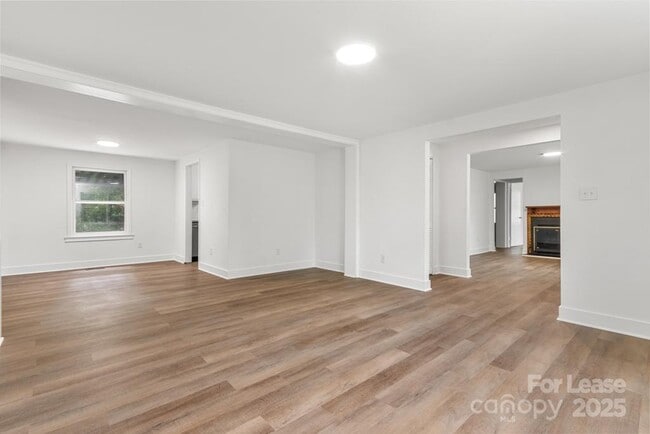 Photo - 761 Randa Dr