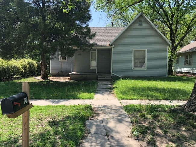 $875 - 2 bed 1 bath - Single Family Home - $875 - 2 bed 1 bath - Single Family Home
