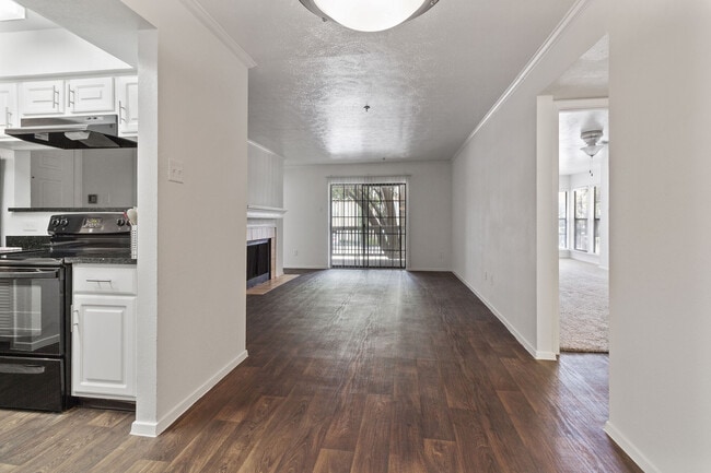 Photo - Lincoln Court