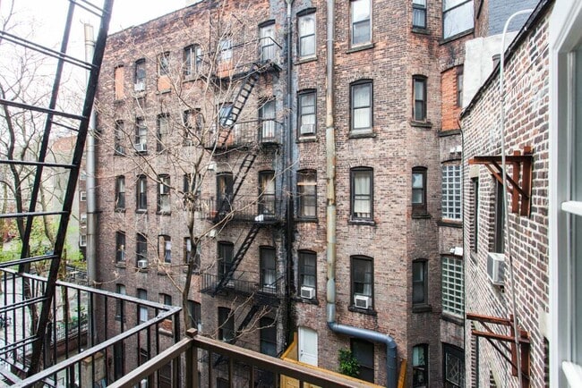 Photo - 493 Second Ave (27th & 28th St), #12 Unidad 12