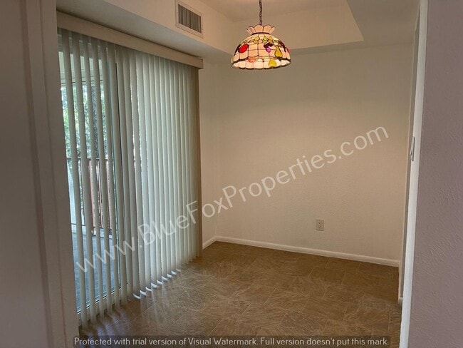 Photo - 1600 N Wilmot Rd Unidad 235