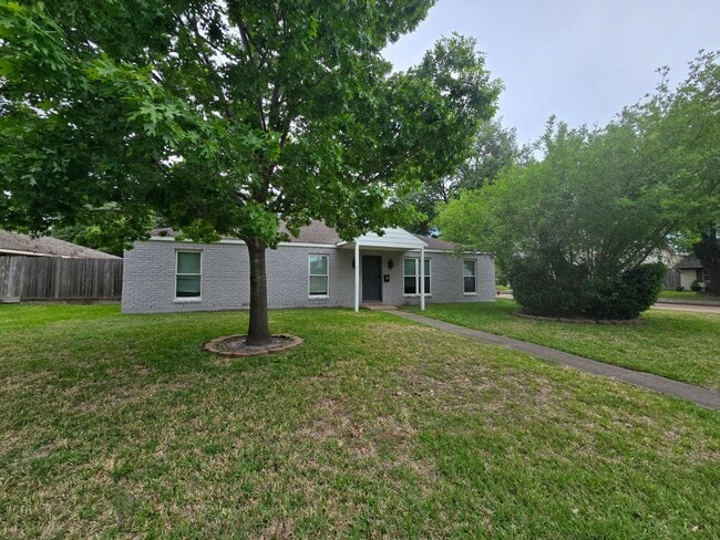 Photo - 5822 Reamer St