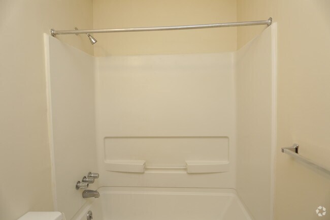 1BR, 1BA - 483 SF