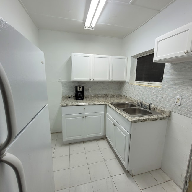 Photo - 1068 NW 31st St