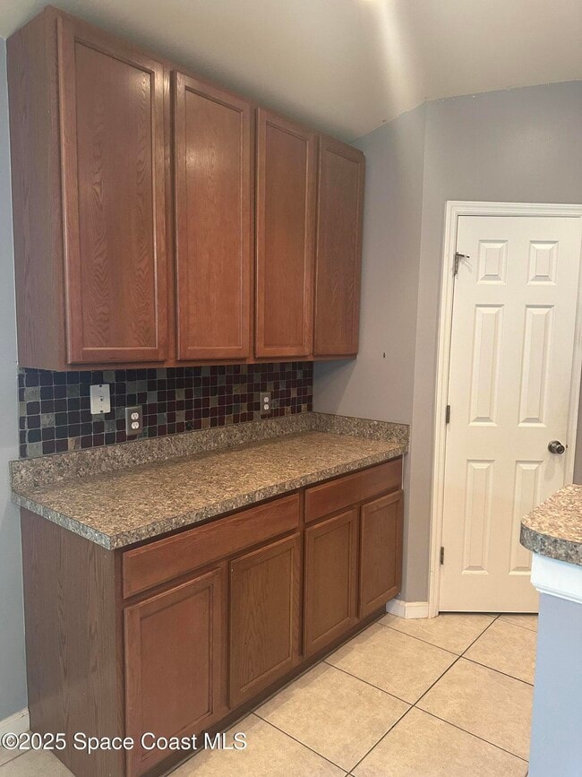 Photo - 464 Dryden Cir