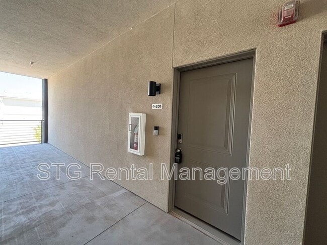 Photo - 5801 S Garnet Dr Unit #1-201
