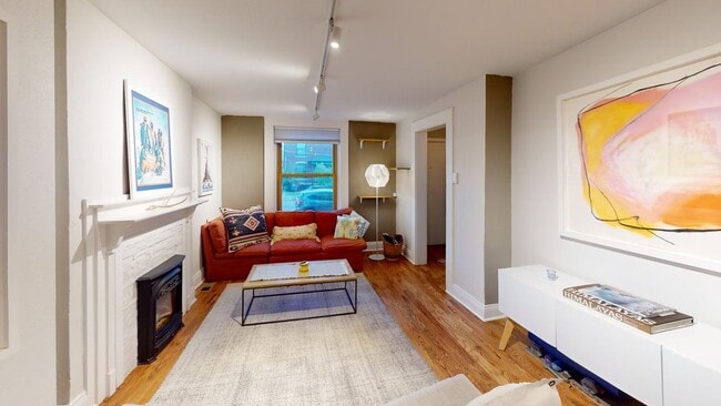 Building Photo - 719 31st St Rental
