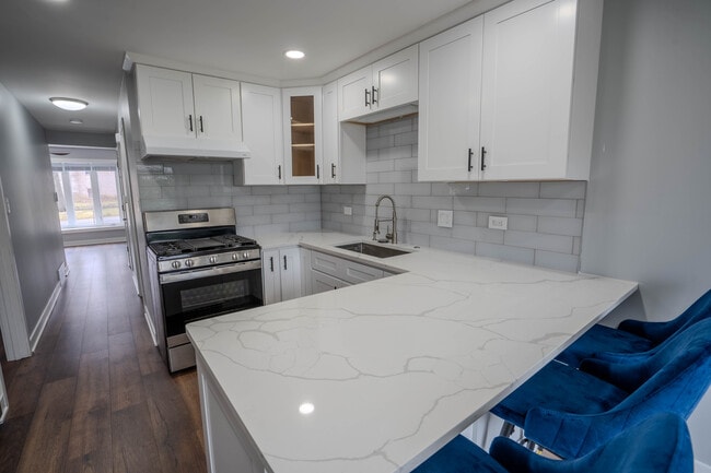 Photo - 620 57th St Unidad 1