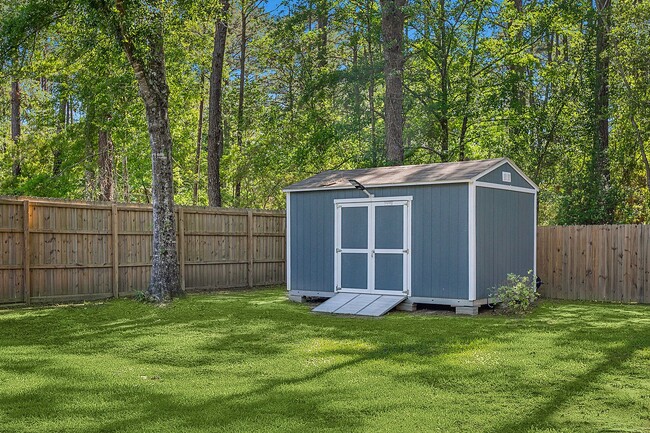 Photo - FULLY FURN LEASE/MOST UTILITIES, LAWNCARE & POOL MAINT INCLUDED! ACRE LOT W/ WORKSHOP!