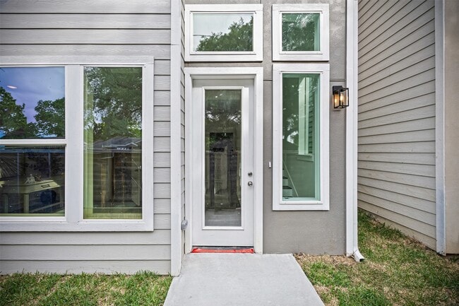 Photo - 6721 St Augustine St