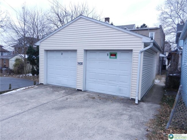 Photo - 1428 Center St Unit 2