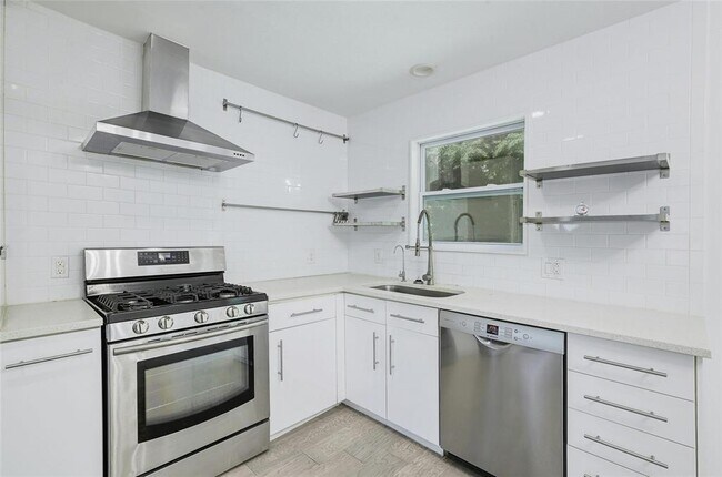 Photo - 1406 N Redondo Dr