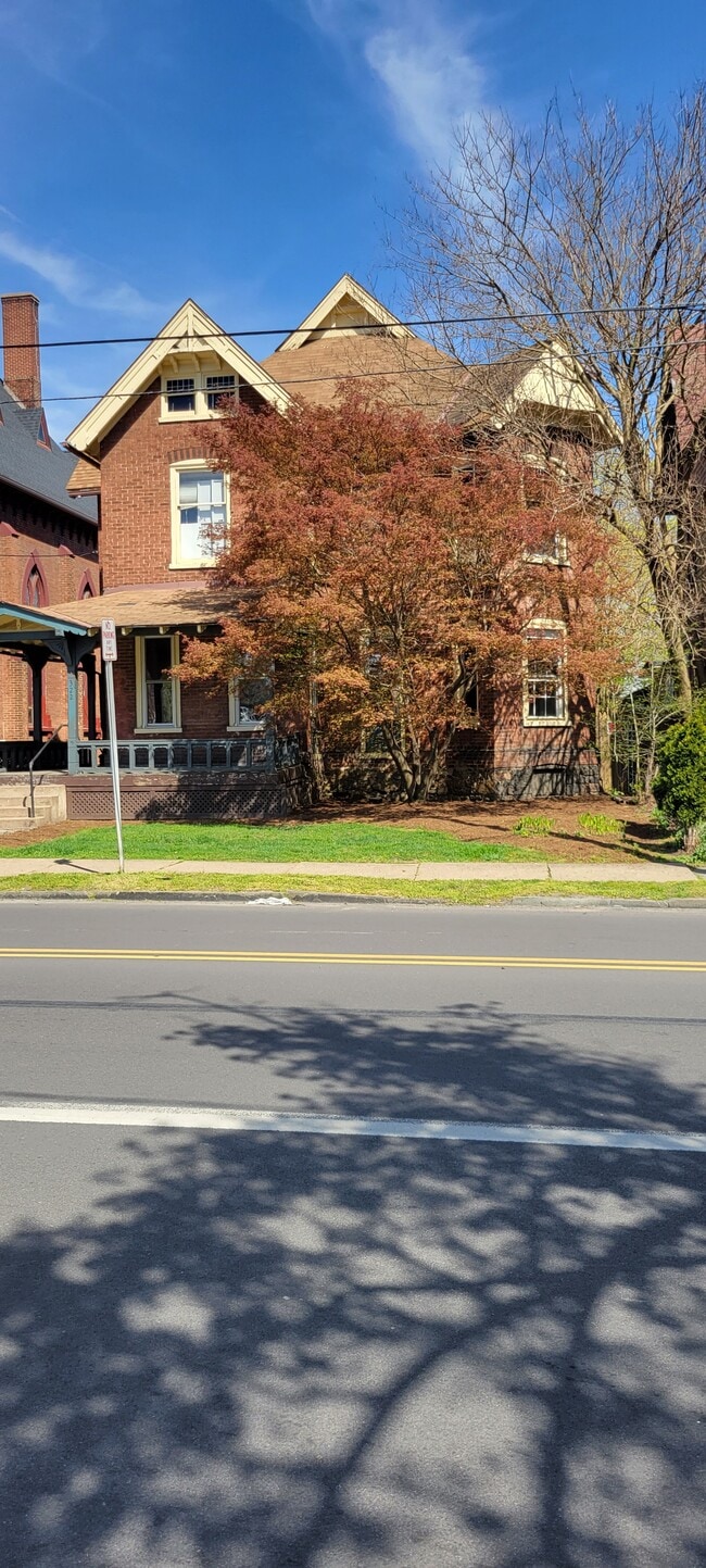 Building Photo - 322 Campbell St Unit Campbell Street