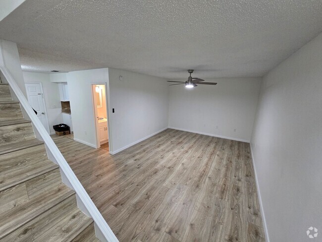 Building Photo - Orlando - 3 Bedroom, 2 Bathroom - $2,395.00 Rental