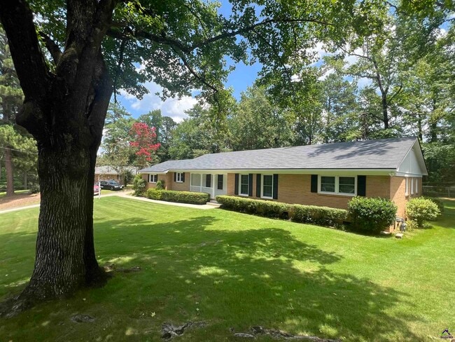 Photo - 1943 Birchwood Way