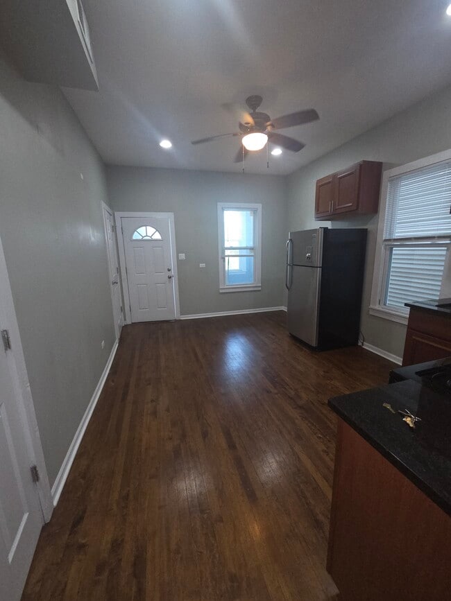 Photo - 1332 W Barry Ave Unidad 2