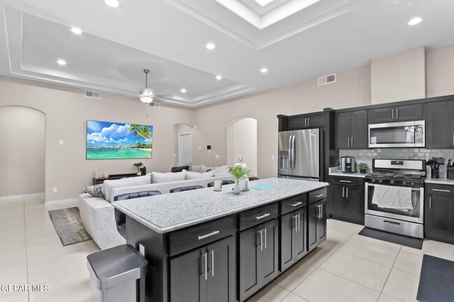 Photo - 629 Guy Meyers